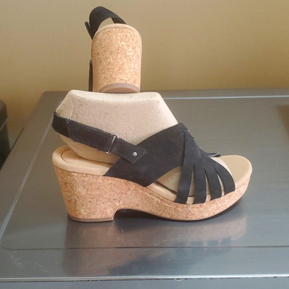 Clarks Giselle Glow wedge sandal black